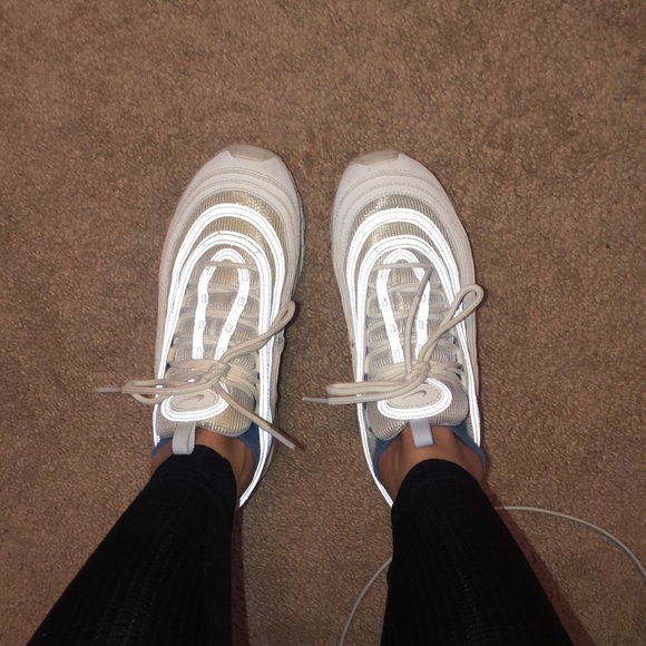 Nike gym shoes - Picture 4 of 4